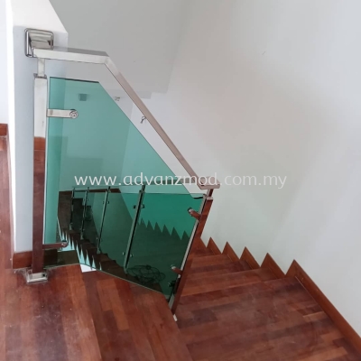 Staircase Stainless Steel With 12mm Tempered Glass 