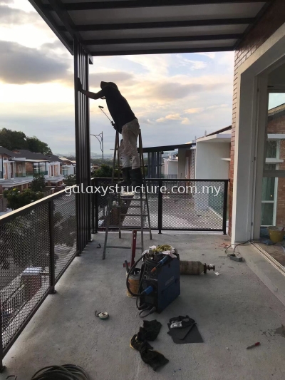 Progress done (semi d house)-1)To fabrication and install new pergola Acp awning paint with c channel structure and design hollow pillar 2)To fabrication and install new pergola Acp awning paint 3)To fabrication and install new balustrade/balcony/railing mild steel expended metal design paint - Kajang