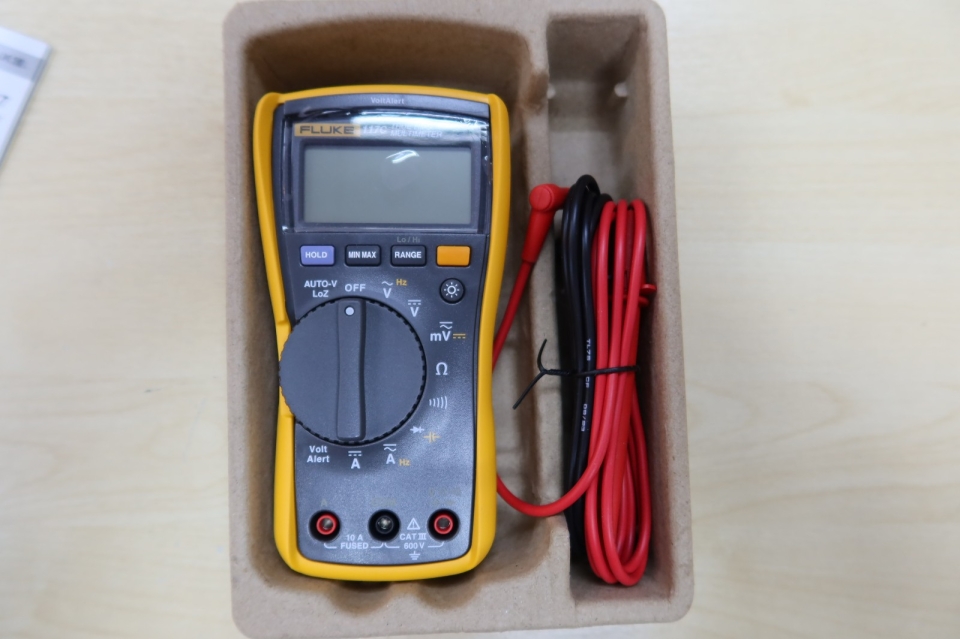 FLUKE 117C DIGITAL TRUE RMS MULTIMETER