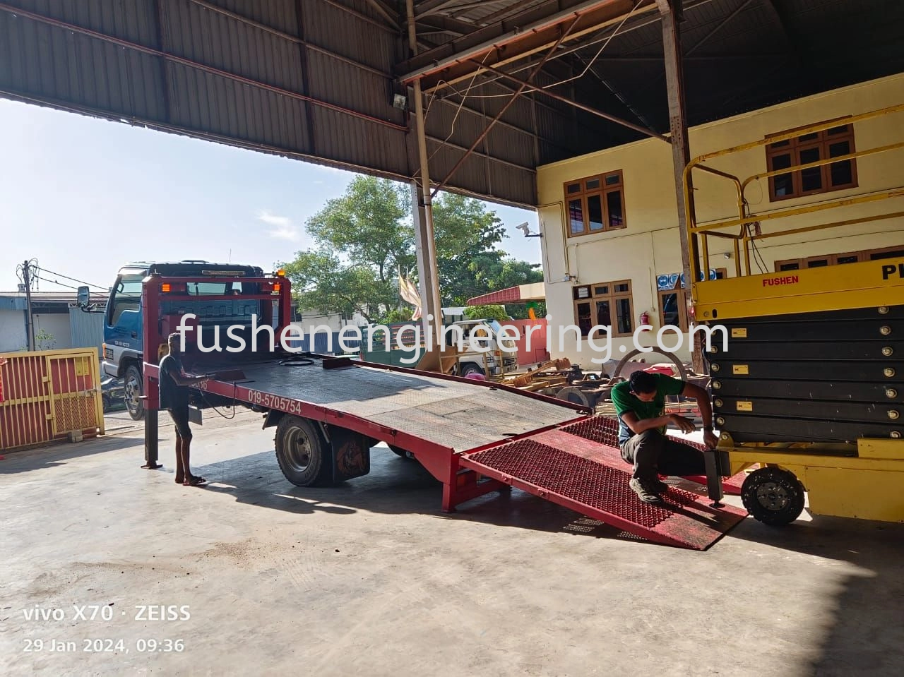 Scissor Lift Platform Rental by Customers