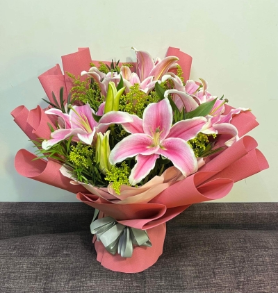 hb1228 lily bouquet floristkl