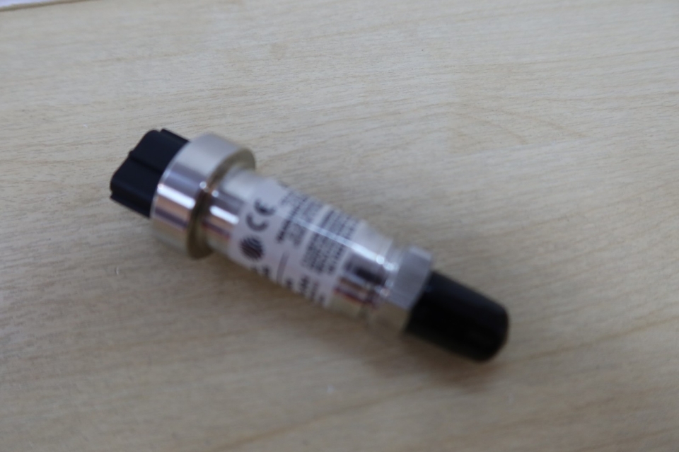 JOHNSON CONTROLS(PENN)1/4"-18 NPTF EXT. PORT 0 TO 400 PSI PRE.TRANSDUCER(P/N:025W43790-101)(MEI)(NN)