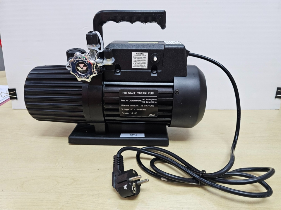 MASTERCOOL 90066-220-BLSF 6CFM(142 L/MIN)(1/2HP)(220V/50/60HZ) 2 STAGE SPARK FREE VACUUM PUMP-BLACK