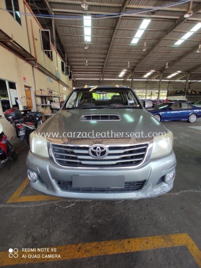 TOYOTA HILUX DRIVER & PASSENGER SEAT REPLACE LEATHER