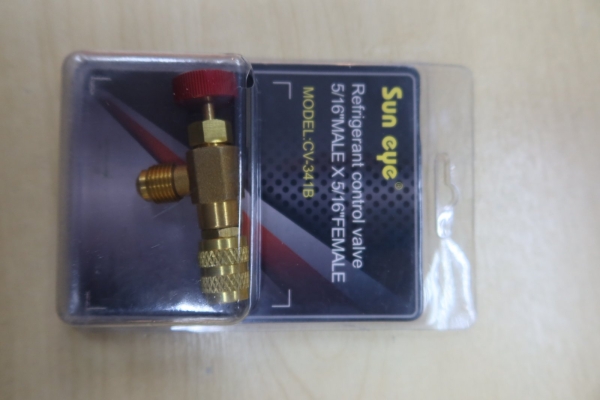 SUN EYE REFRIGERANT CONTROL CHARGING VALVE CV341B (5/16" [FEMALE) X 5/16" [MALE] (R410A/R32)