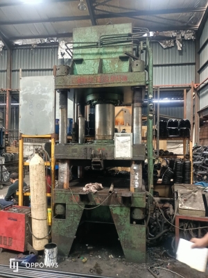 200 Ton hydraulic Four Column Press Machine. 