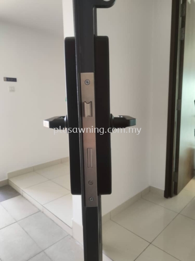 SMART DOOR GRILL LOCK @HILLCREST HEIGHTS, JALAN PUCHONG UTAMA 1, PUCHONG, SELANGOR