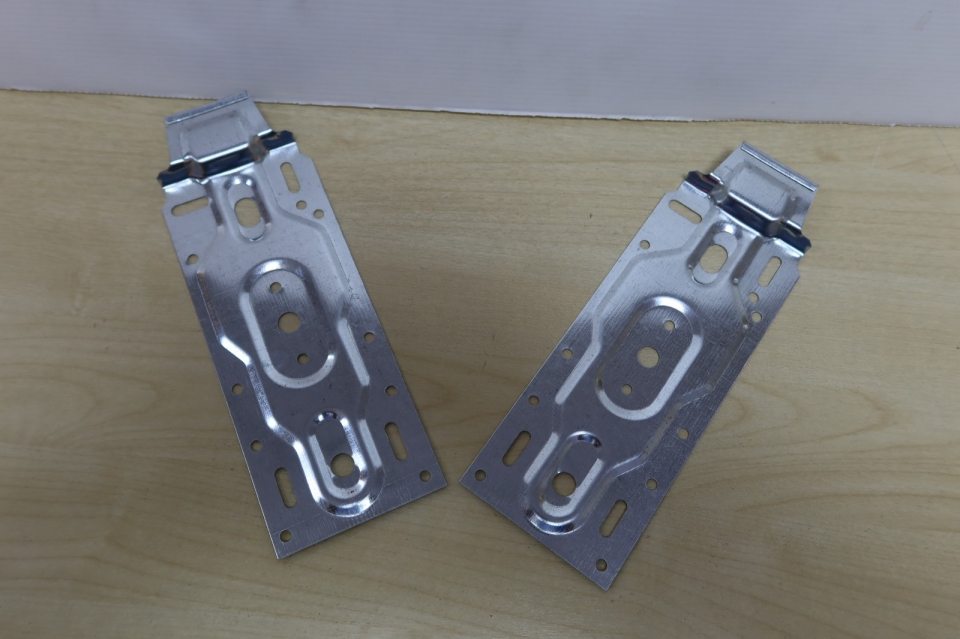 INDOOR MULTI-BRACKET FOR WALL MOUNTED AIR-COND (1.0 TO 2.5HP)