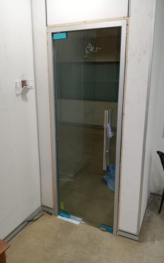12mm Tempered Glass Door | Glass Contractor Puchong