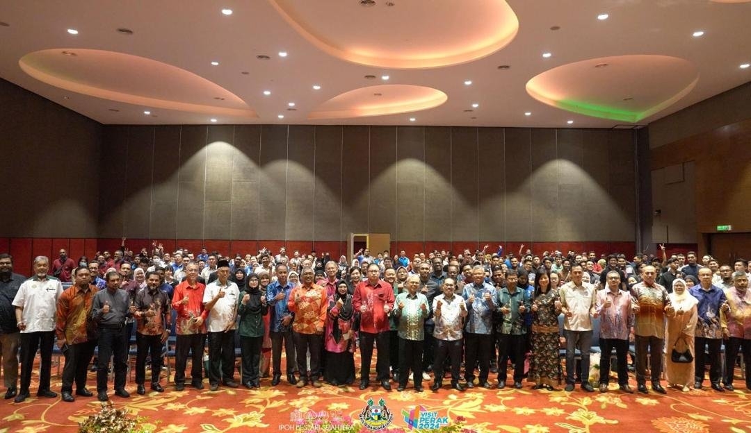 KEMPEN KESIHATAN PERSEKITARAN DI KAWASAN MAJLIS BANDARAYA IPOH SEMPENA SAMBUTAN HARI KESELAMATAN MAK