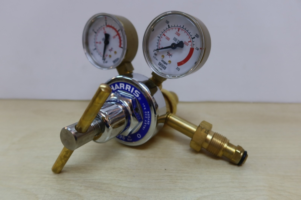 HARRIS 896D-15 (BS03) DOUBLE STAGE WITH 2-STAGE REGULATOR (N2 & O2)