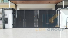 LDK TRACKLESS FOLDING GATE WITH COATING