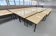 Boutique table