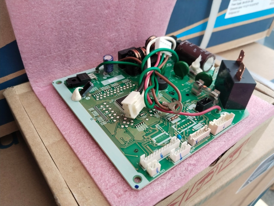 HITACHI PMRAS-E10CZ R01 | #BOARD-AS | INDOOR PCB (RAS-C10CZ)
