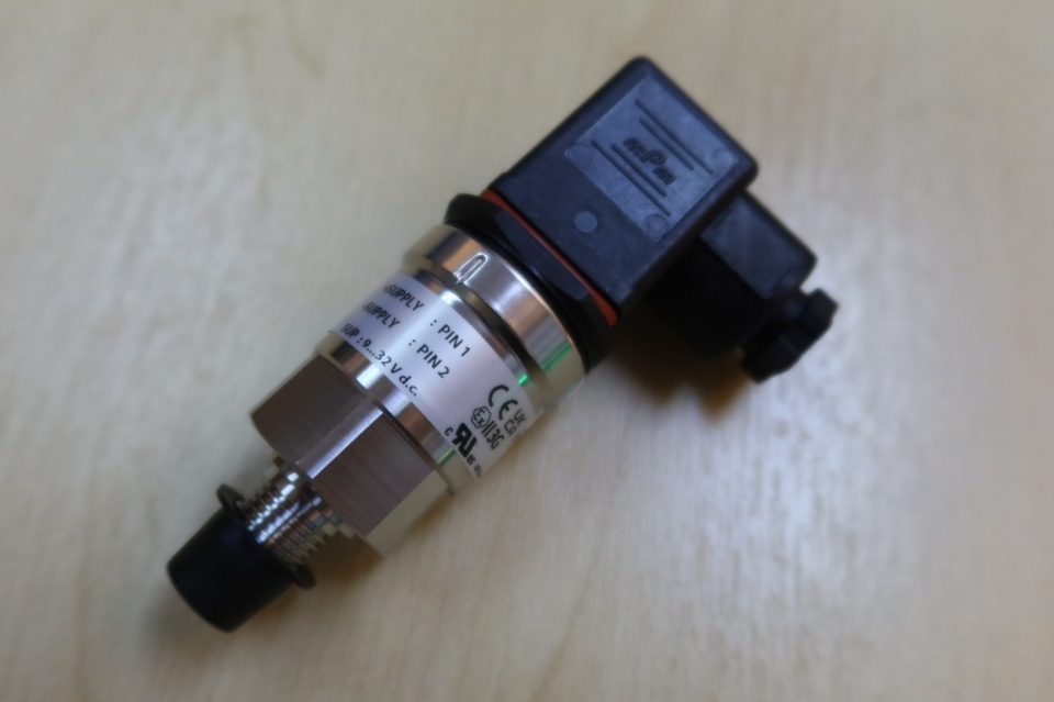 DANFOSS MBS 3000 2411-A1CD13-0 PRESSURE TRANSMITTER (P/N:060G3779) (0 TO 25 BAR)