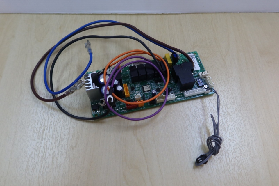 HITACHI MAIN CONTROL BOARD (S2194983) (RCI-3.0TFZ2NH)