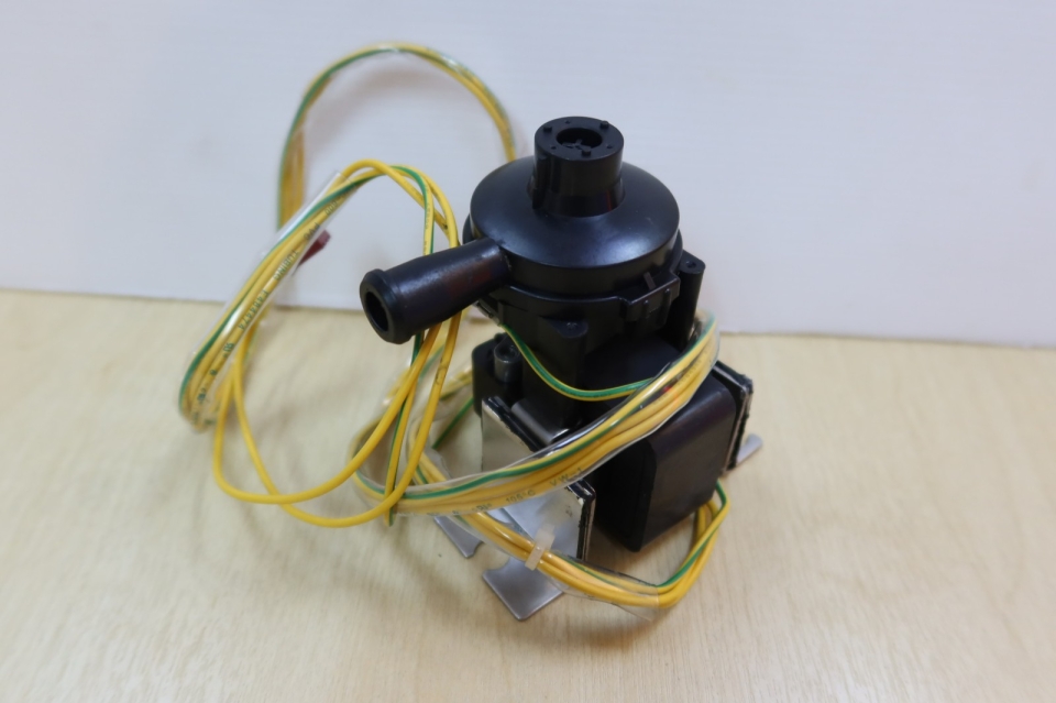 HITACHI JY48-20A-3E06 DRAIN PUMP MOTOR 1.2W (220-240V 50/60HZ) (S2109672) (RCI-3.0TFZ2NH)