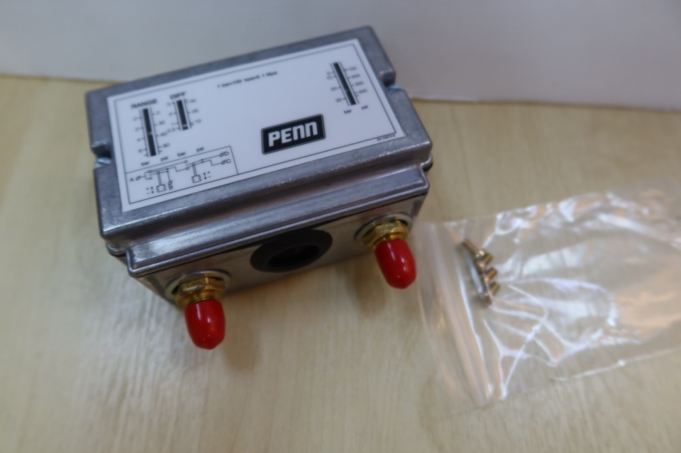 JOHNSON CONTROLS (PENN) P78 Series Controls for Dual Pressure