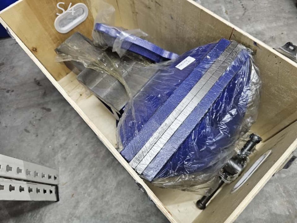 S4Tools Workshop Grade Cast Iron Bench Vise 10 Inch