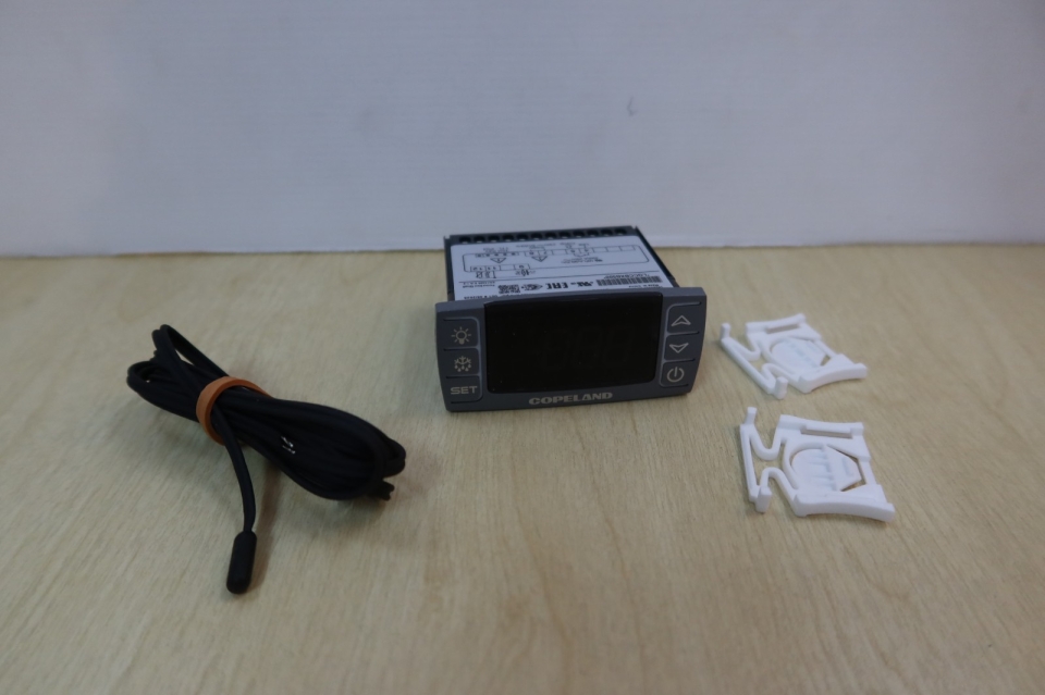COPELAND (DIXELL) XR20CX-5N0C1 DIGITAL TEMPERATURE CONTROLLER C/W 1 X 1.5M NTC PROBE NG6P (20A 230V)