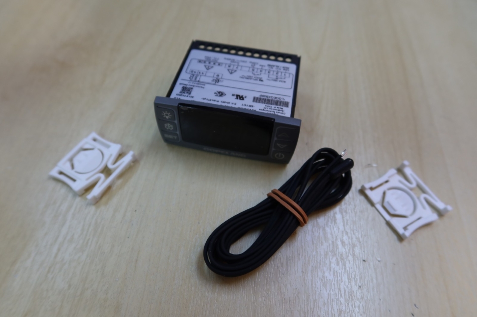COPELAND (DIXELL) XR30CX-5R1C1 DIGITAL TEMP. CONTROLLER C/W 1 X1.5M NTC PROBE NG6P(CHILLER/20A 230V)