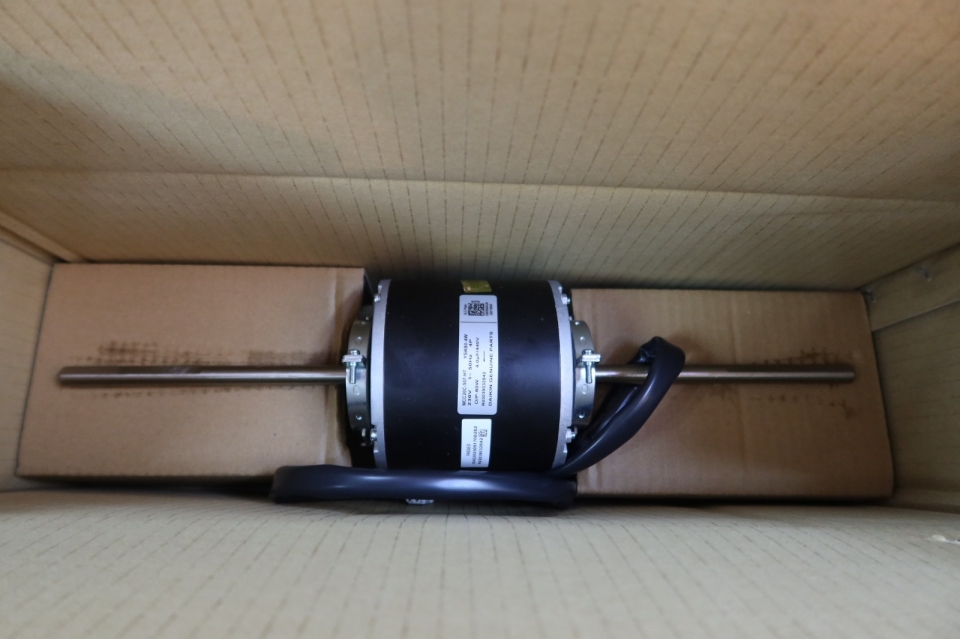 DAIKIN/YORK/ACSON R03039032842 80W (C/W 3.0UF CAP.) MCC20C-507 4P 1PH FAN MOTOR (FDM20C/YCC20C)