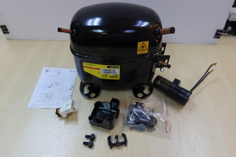 DANFOSS (SECOP) UNIVERSAL COMP. SC18CNX.2(3/4HP)(80UF)104H8866 WITH SERVICE KIT(R290)-220-240V/50HZ