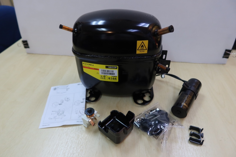 DANFOSS(SECOP)UNIVERSAL COMP. SC21CNX.2(5/6HP)(125UF) 104H8166 WITH SERVICE KIT(R290)-220-240V/50HZ