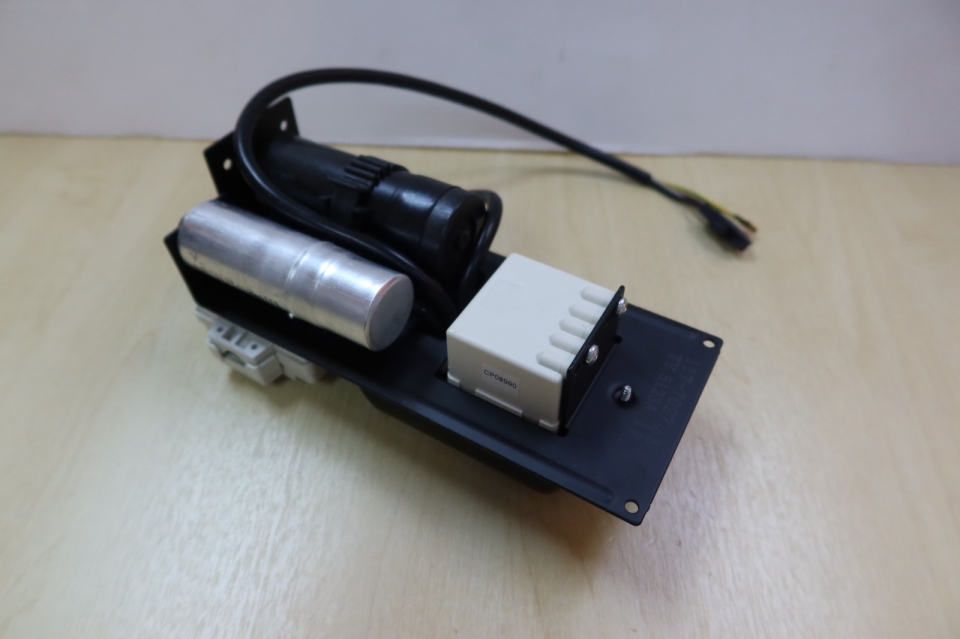 SECOP COMPRESSOR STARTING DEVICE(80UF CAP.)(P/N:117-7027)(APPLICABLE MODEL: SC18CL, SC21CL, SC18MLX)
