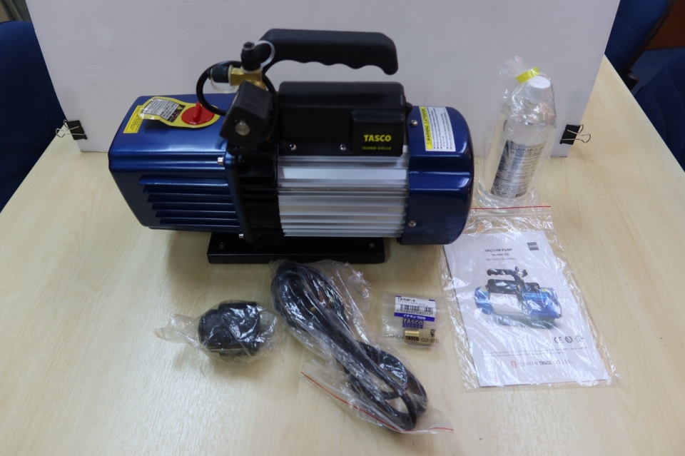 TASCO TA150XX-220 TWO STAGE VACUUM PUMP (9.5CFM BASED ON 60HZ) WITH ANTI OIL BACKFLOW SOLENOID VALVE