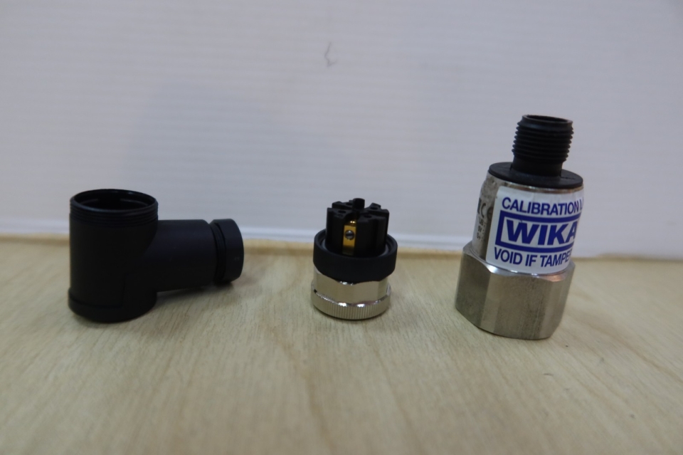 DAIKIN (APPLIED) C04099045870 WIKA PRESSURE SENSOR 16BAR 67257605 (UAM40CFM-SCROLL CHILLER)