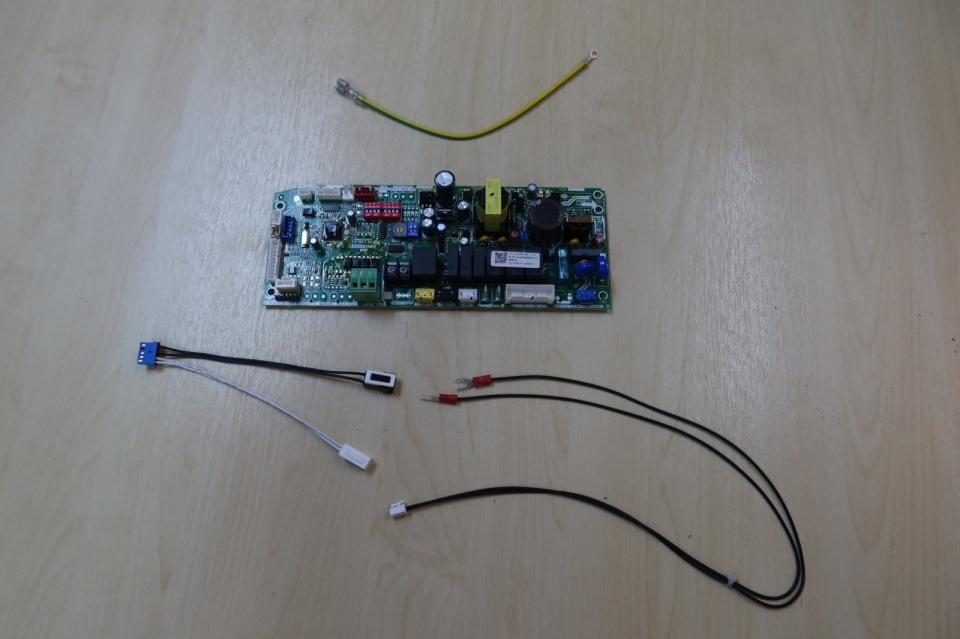 CARRIER INDOOR PCB CE-FP-225KBM (C/W 2 PCS SENSORS & 1 PC EARTH WIRE) (P/N:17126200001117) (40HK42)
