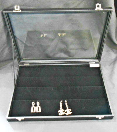 546102 - EARRING TRAY w COVER 24X35CM