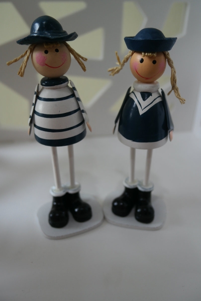 34027-WOODEN DOLLS-KD09