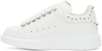 Alexander McQueen Wmns Oversized Sneaker 'White Studded' Alexander McQueen Oversized Sneaker Alexander McQueen