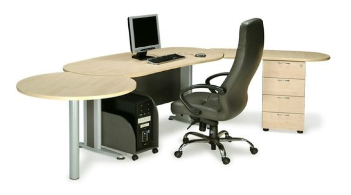 Executive Table AIM 33 TMB