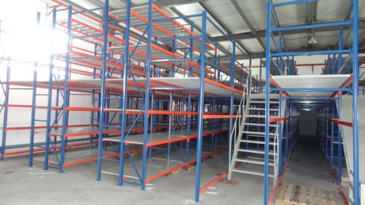 Heavy Duty Shelving with Mezzanine Floor