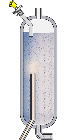 Level measurement in a urea reactor