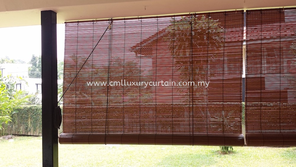 outdoor-bamboo-roller-blinds