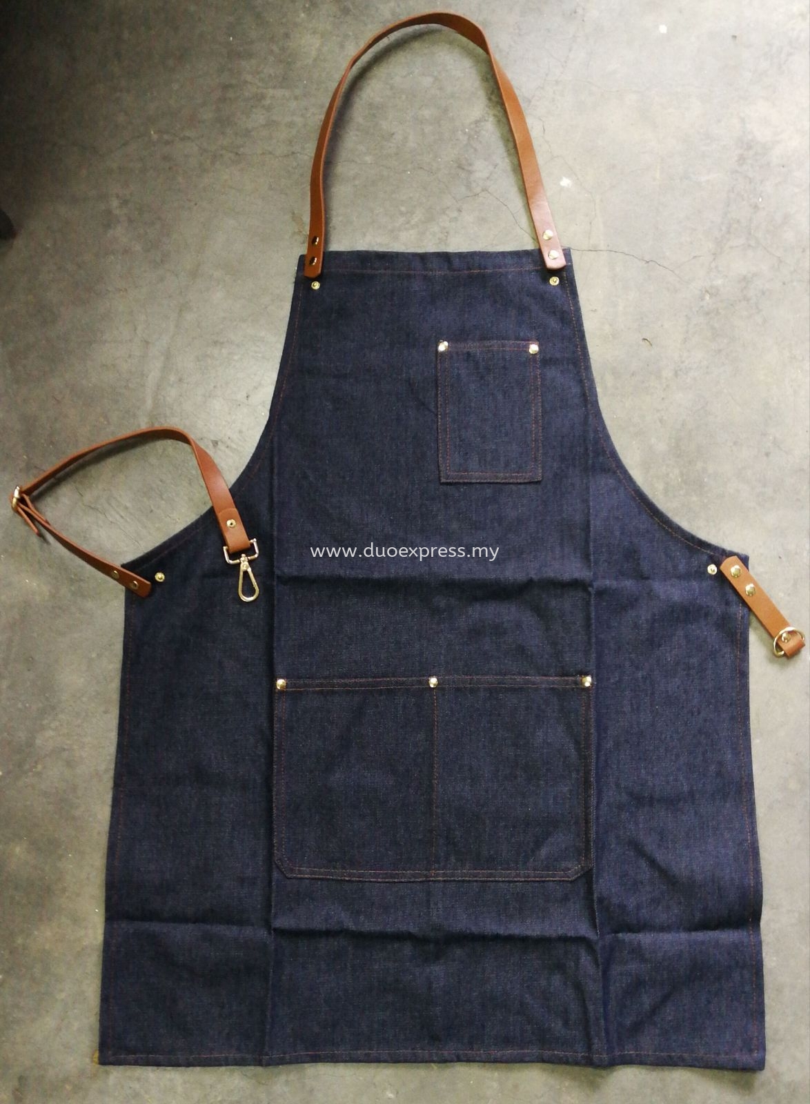 Denim apron with PU leather and buckle 