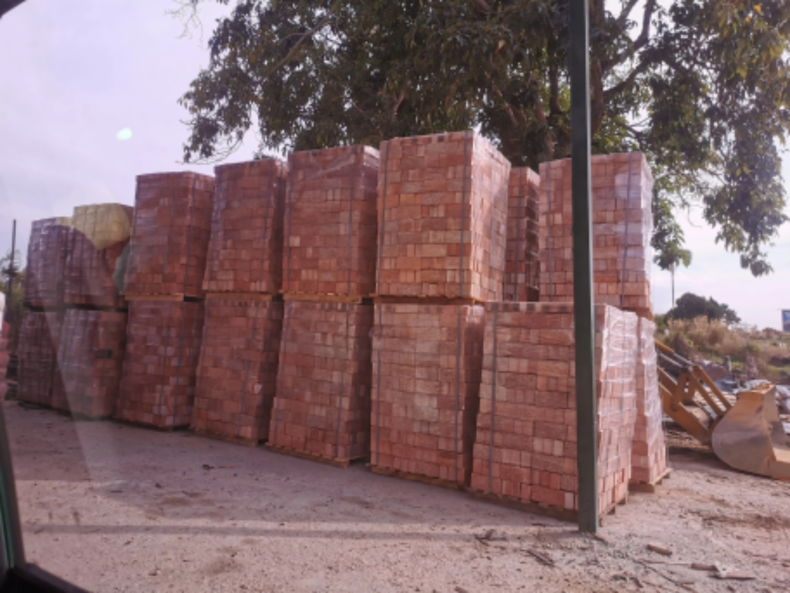 wholesalers of red brick 