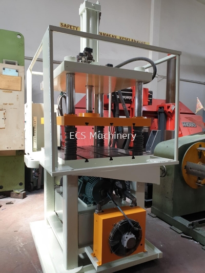 USED HYDRALIC PRESS MACHINE