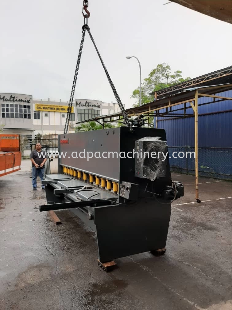 Delivery of Used Hydraulic Shearing / Cutting Machine 