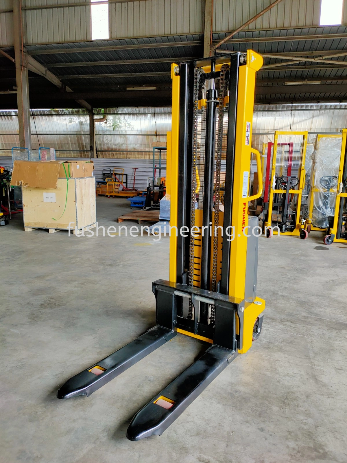 Semi Electric Stacker - CTD 2.0/30