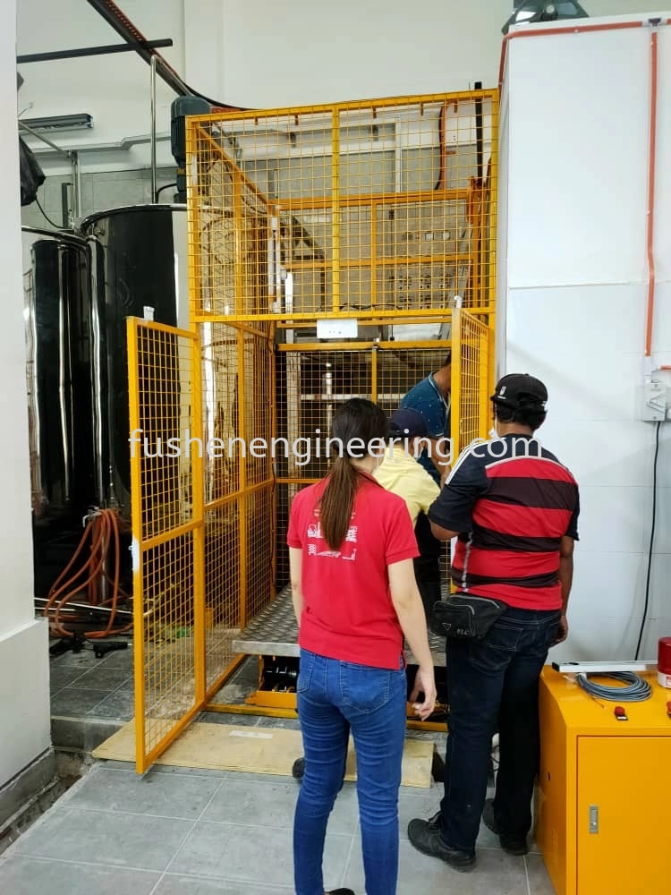 Installation Stationary Hydraulic Lift Table.