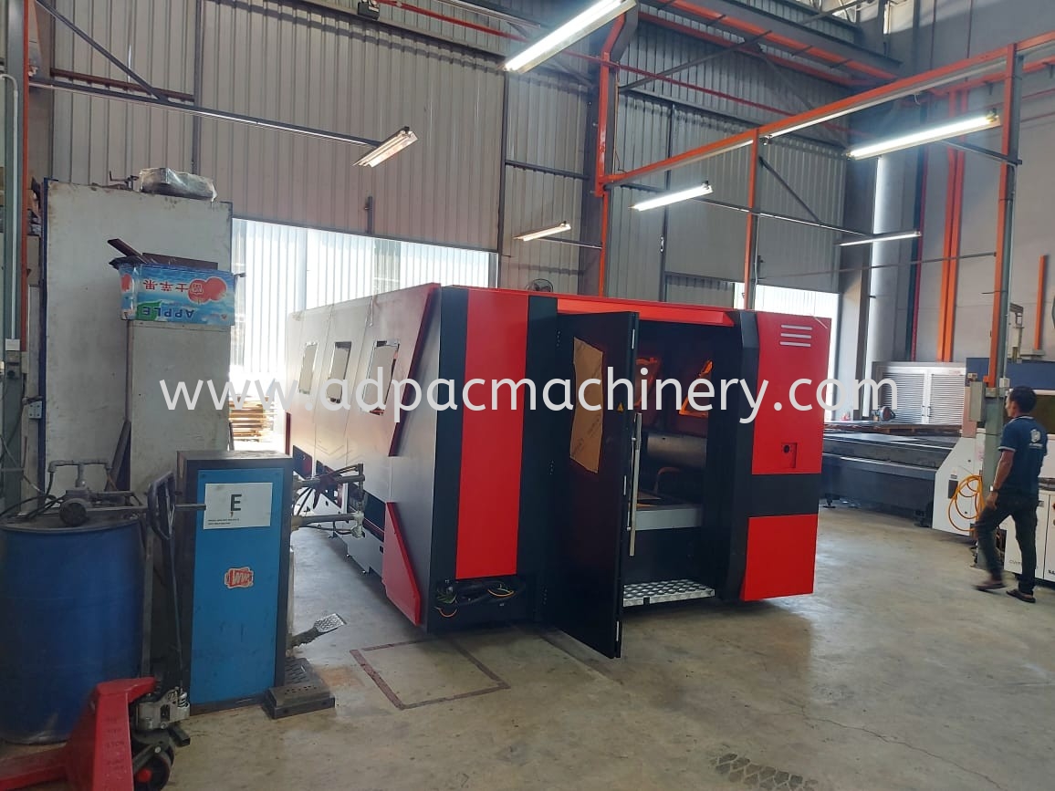 Delivery of New Fiber Laser Cutting Machine