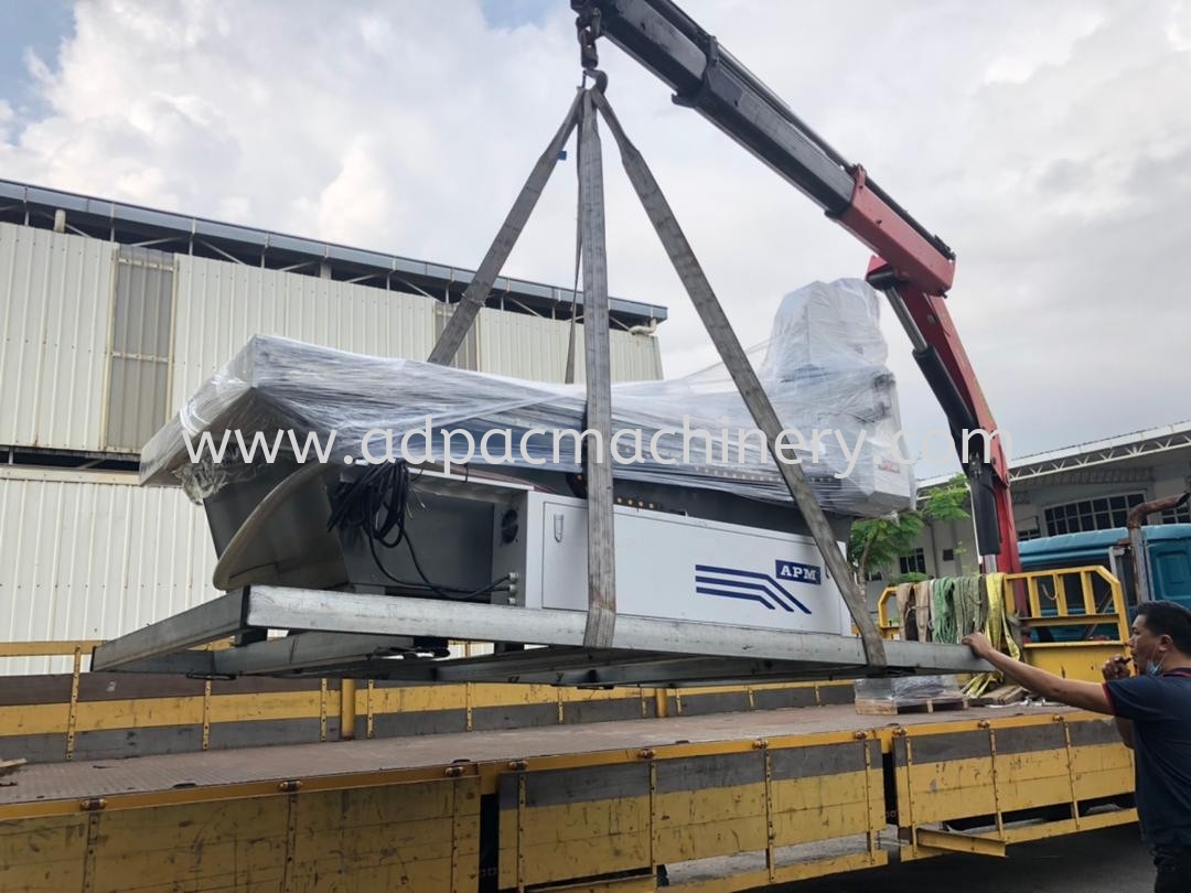 Delivery of APM CNC Router 