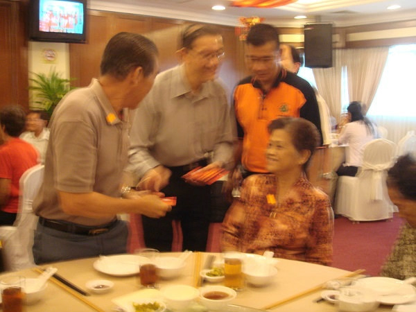 22.02.2008 Charity for The Poor & Single Mothers in Klang. 在巴生举办慈善活动