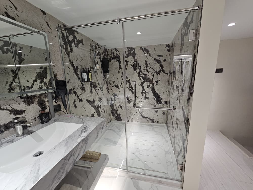 HPG - Shower Screen