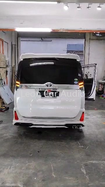 Toyota Voxy Noah R80 oem intelligent electric TailGate Lift power boot power Tail Gate lift system